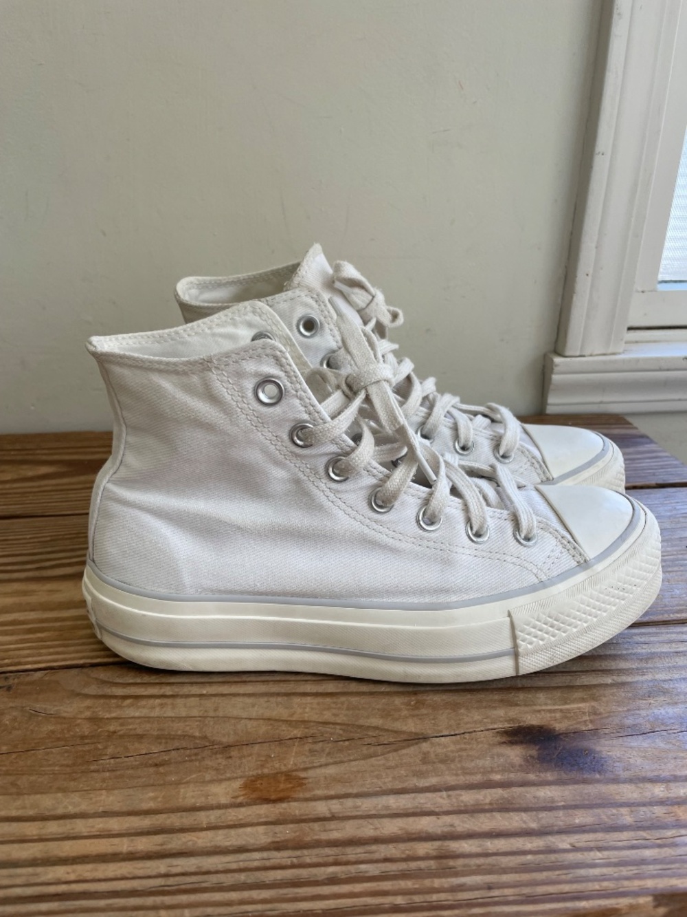Converse All Stars | White Platform High tops size 7.5 - Picture 2 of 16